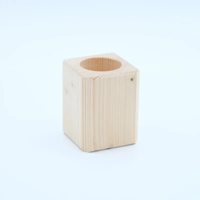 Étouffoir artisanal carré en sapin