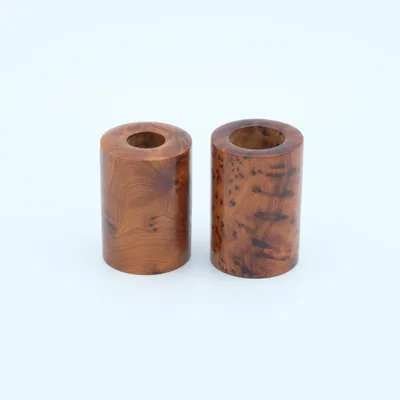 Vue 2 de Étouffoir artisanal en racine de thuya