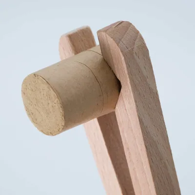 Vue 3 de Pince en bois pour Moxa