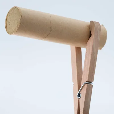 Vue 2 de Pince en bois pour Moxa